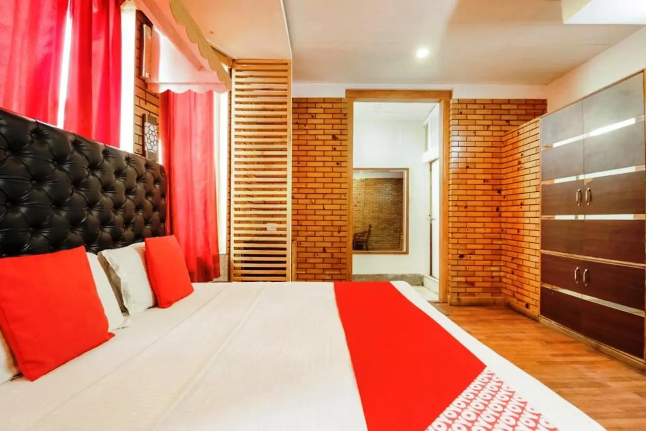 Hotel Ganga Near Mall Road Shimla 3*,